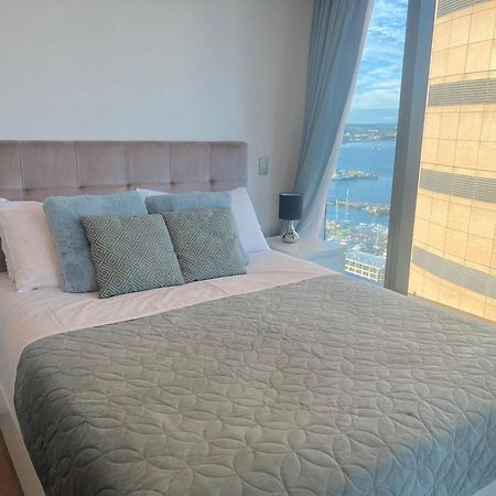Magnificent Harbour View Skytower View Apartment In Cbd Оукланд Екстериор снимка
