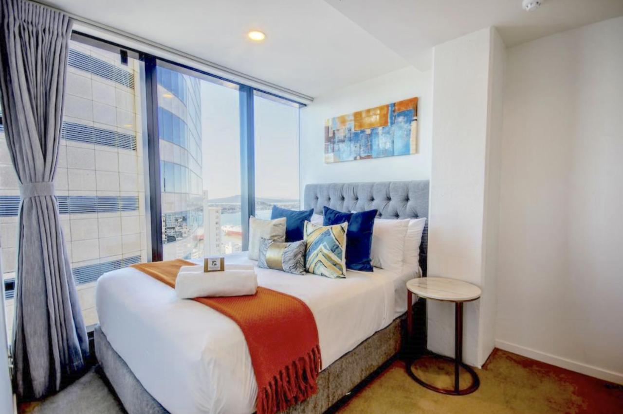 Magnificent Harbour View Skytower View Apartment In Cbd Оукланд Екстериор снимка