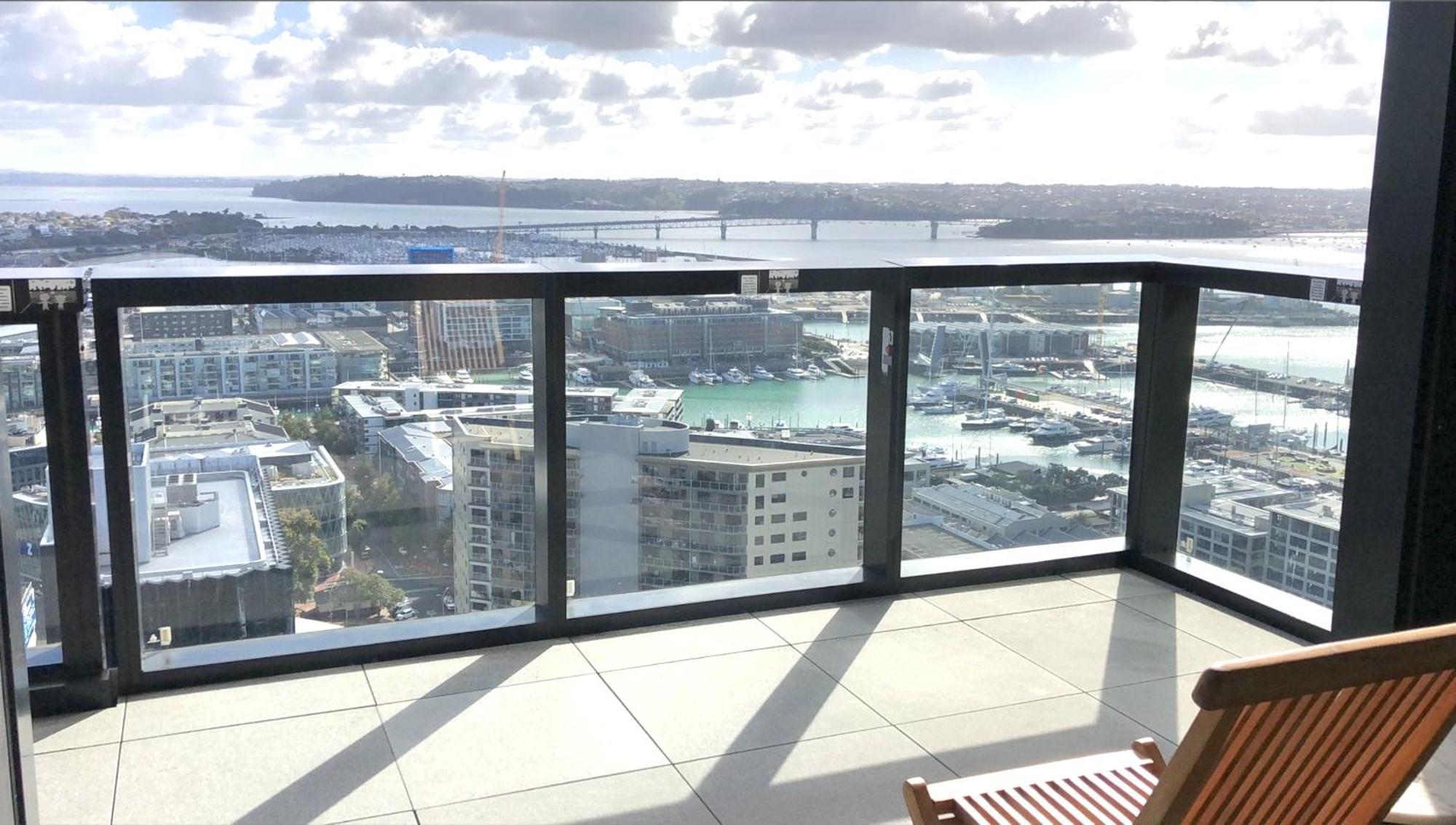 Magnificent Harbour View Skytower View Apartment In Cbd Оукланд Екстериор снимка