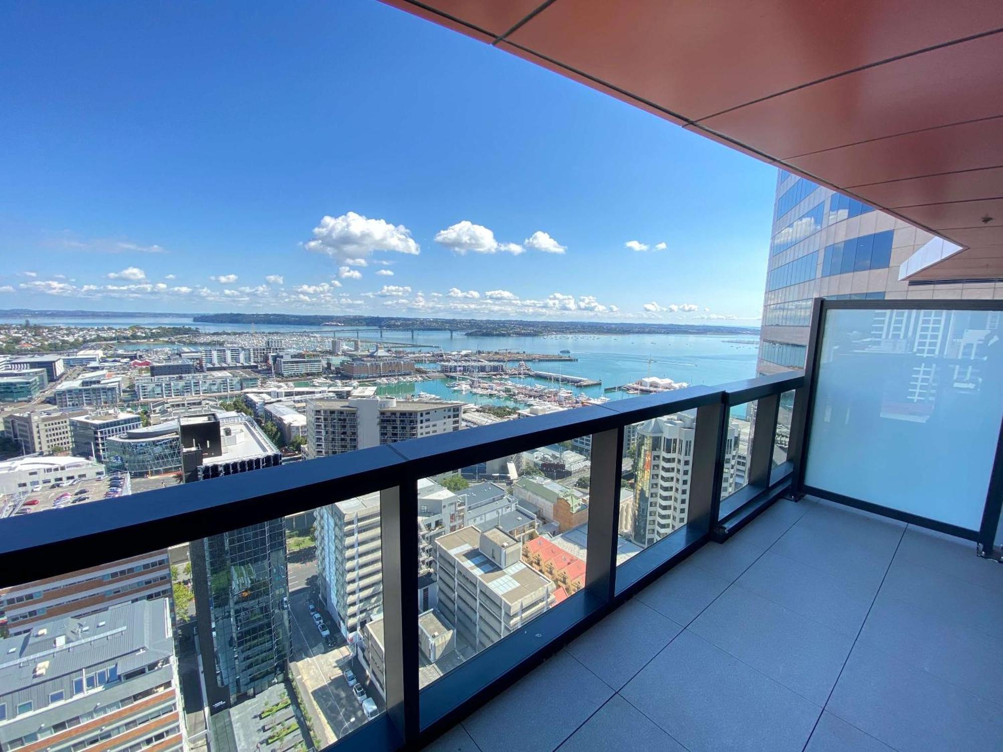 Magnificent Harbour View Skytower View Apartment In Cbd Оукланд Екстериор снимка