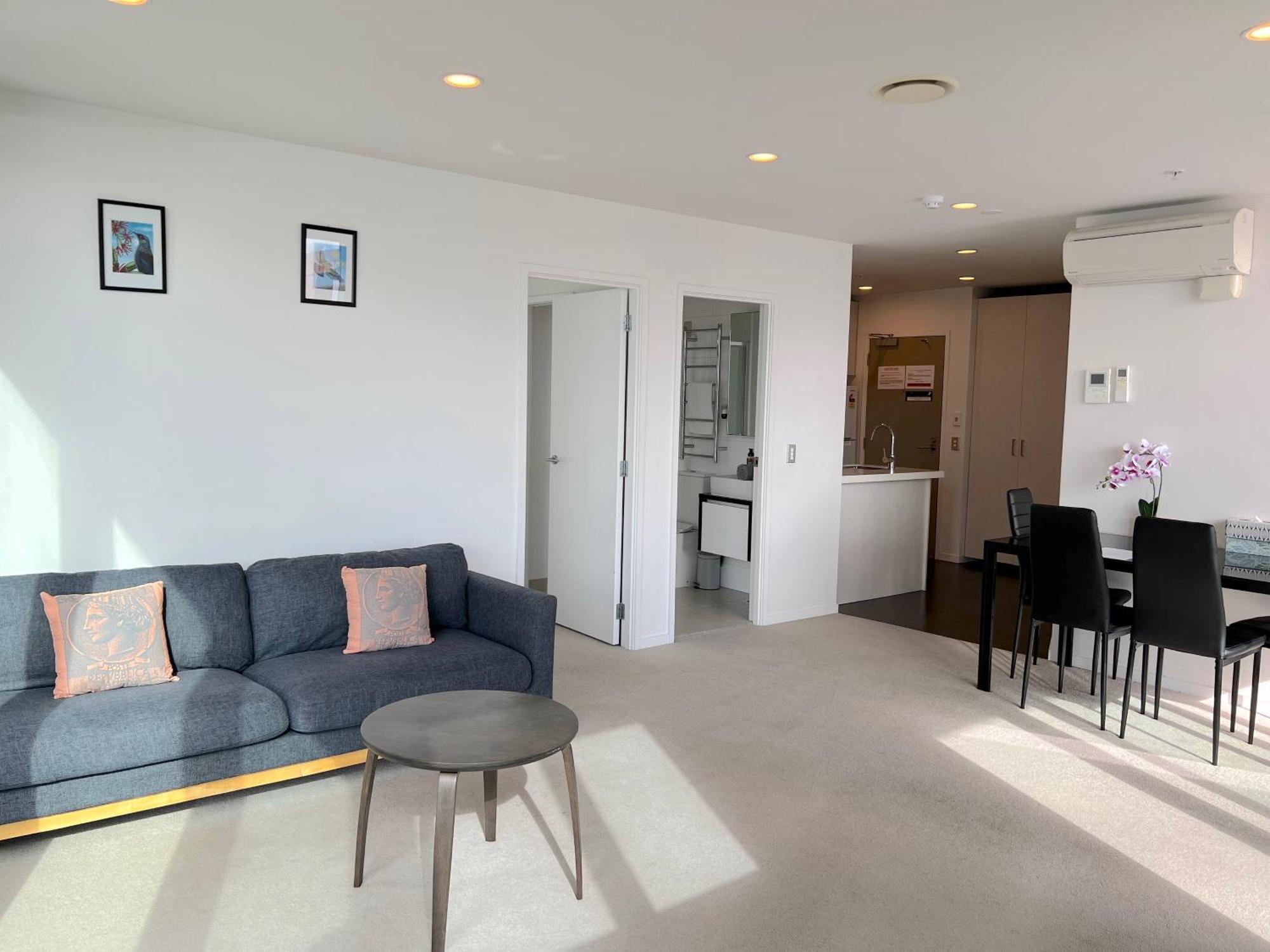 Magnificent Harbour View Skytower View Apartment In Cbd Оукланд Екстериор снимка